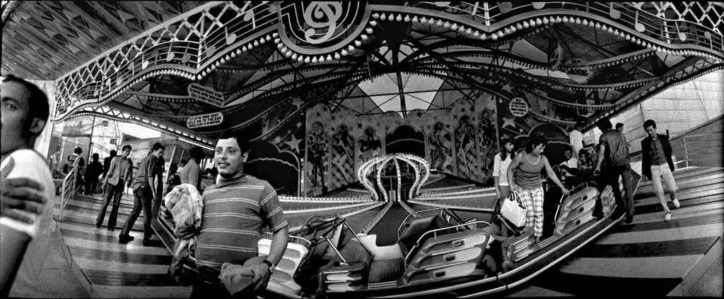 Widelux carousel, 1974