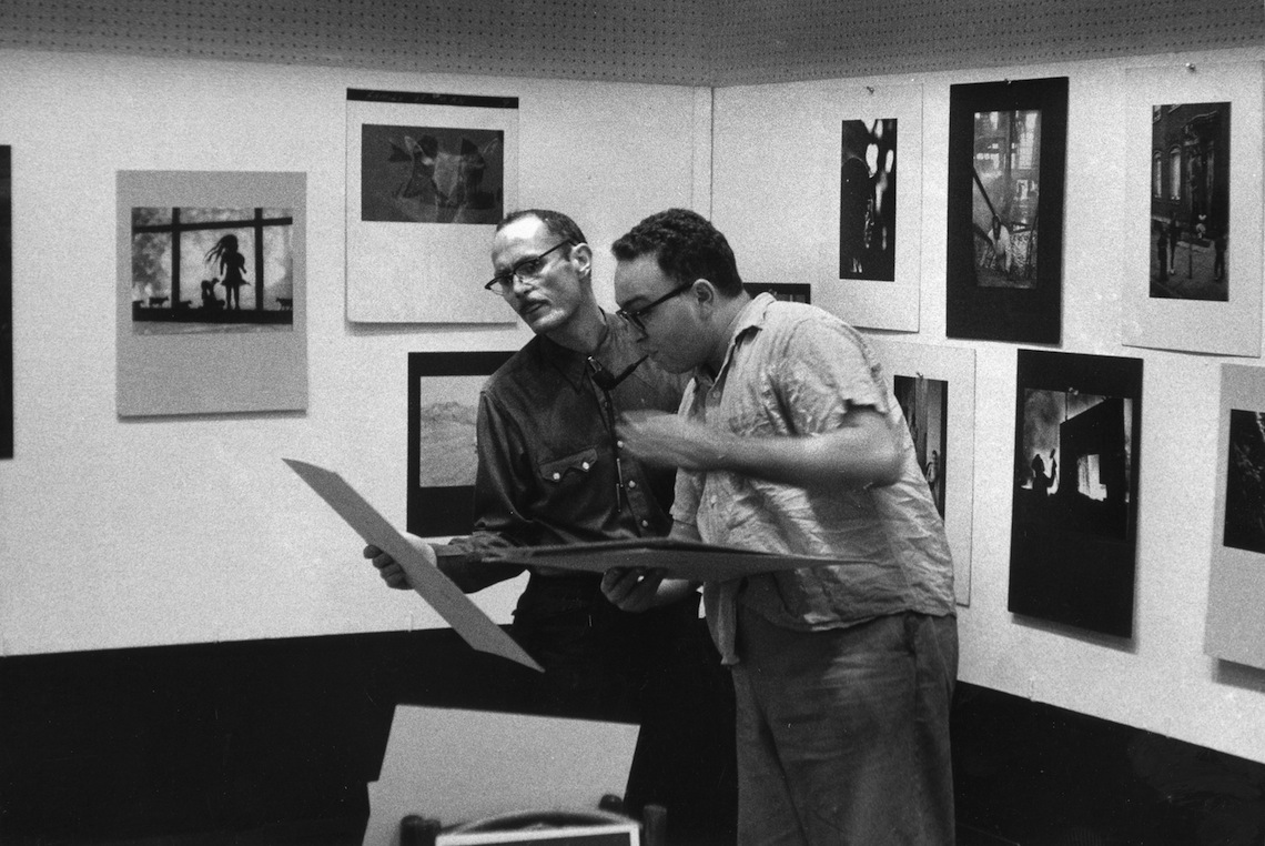 Gene Smith and Harold Feinstein at Limelight, 1957 © David Heath