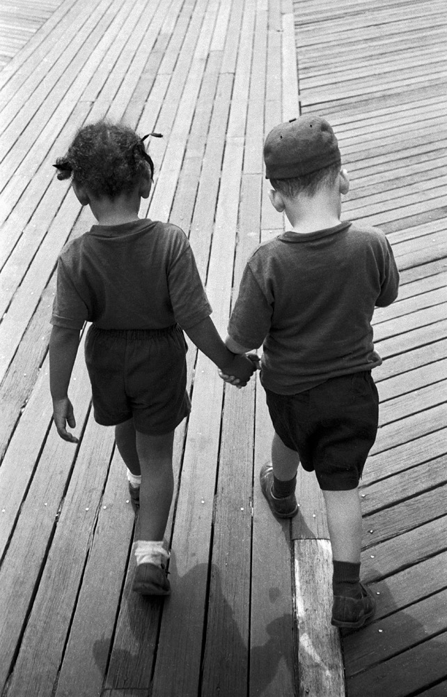 Hand in hand on the boardwalk, 1955